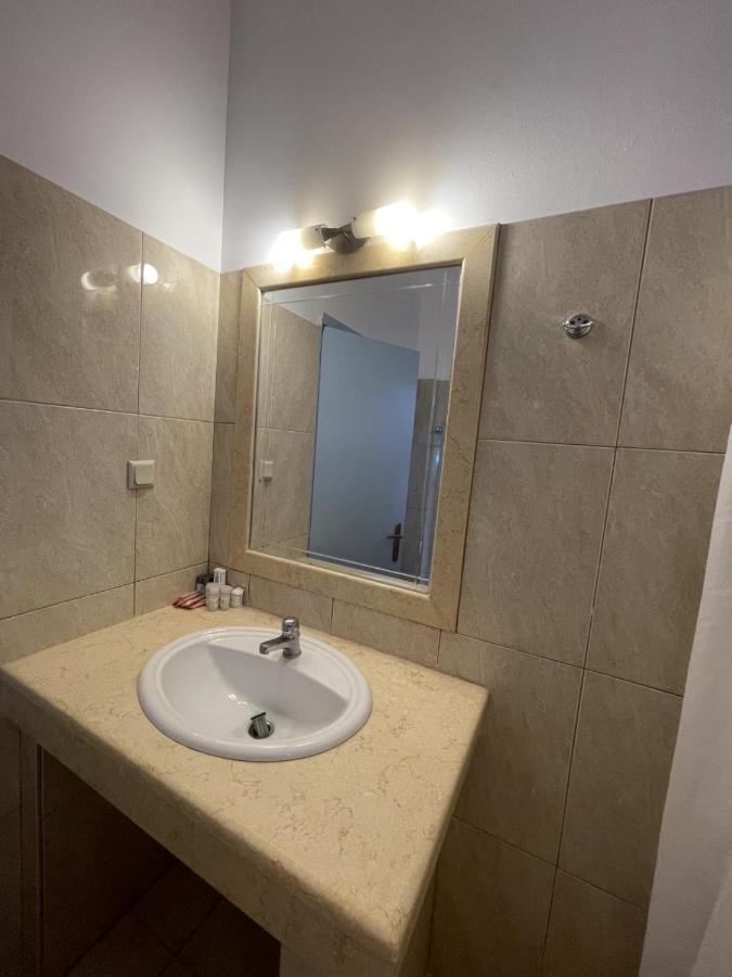 מסונגי Christina Hotel מראה חיצוני תמונה