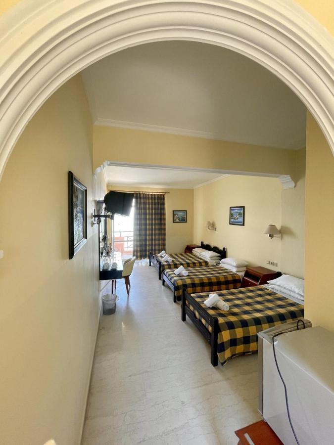 מסונגי Christina Hotel מראה חיצוני תמונה